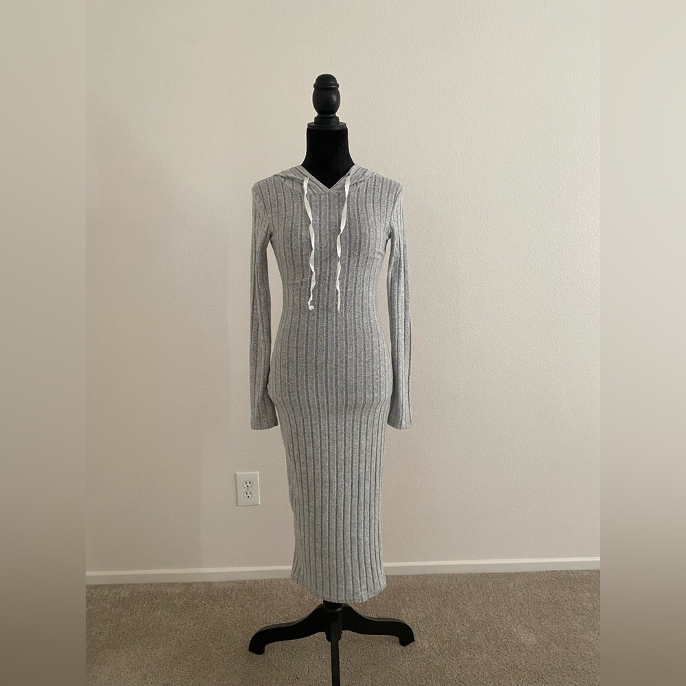 Elegant Gray Long Sleeve Knit Dress